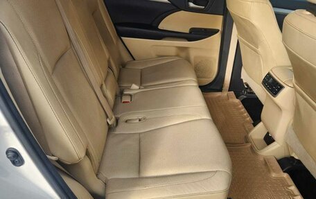 Toyota Highlander III, 2015 год, 2 550 000 рублей, 6 фотография