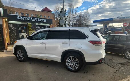 Toyota Highlander III, 2015 год, 2 550 000 рублей, 8 фотография