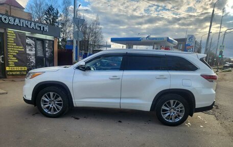 Toyota Highlander III, 2015 год, 2 550 000 рублей, 11 фотография