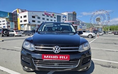 Volkswagen Touareg III, 2011 год, 1 900 000 рублей, 2 фотография
