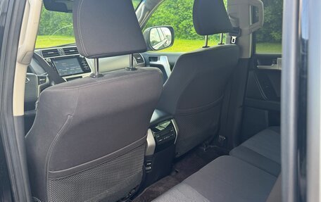 Toyota Land Cruiser Prado 150 рестайлинг 2, 2017 год, 4 450 000 рублей, 7 фотография