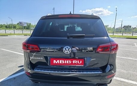 Volkswagen Touareg III, 2011 год, 1 900 000 рублей, 4 фотография