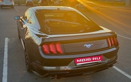 Ford Mustang VI рестайлинг, 2019 год, 3 400 000 рублей, 4 фотография