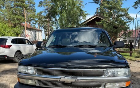 Chevrolet Suburban, 2000 год, 1 800 000 рублей, 2 фотография