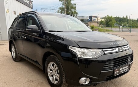 Mitsubishi Outlander III рестайлинг 3, 2013 год, 1 430 000 рублей, 4 фотография