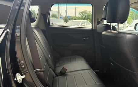 Mitsubishi Outlander III рестайлинг 3, 2013 год, 1 430 000 рублей, 14 фотография