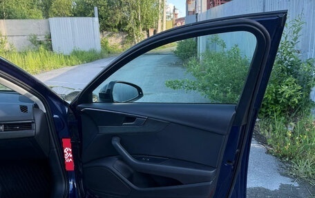 Audi A4, 2018 год, 2 300 000 рублей, 6 фотография