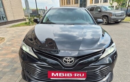 Toyota Camry, 2018 год, 2 096 000 рублей, 3 фотография