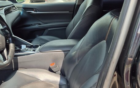 Toyota Camry, 2018 год, 2 096 000 рублей, 18 фотография