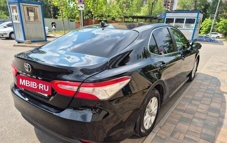 Toyota Camry, 2018 год, 2 096 000 рублей, 10 фотография