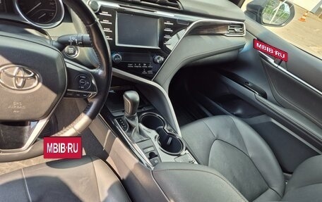 Toyota Camry, 2018 год, 2 096 000 рублей, 15 фотография