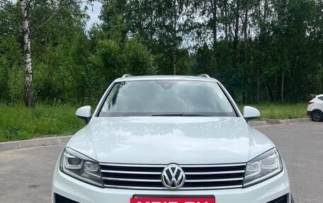 Volkswagen Touareg III, 2015 год, 2 600 000 рублей, 3 фотография