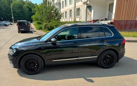 Volkswagen Tiguan II, 2018 год, 2 600 000 рублей, 4 фотография