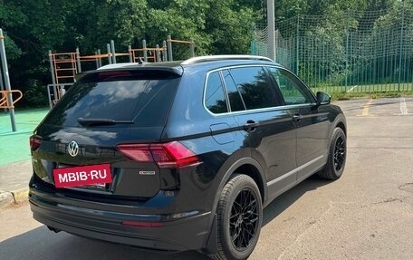 Volkswagen Tiguan II, 2018 год, 2 600 000 рублей, 7 фотография