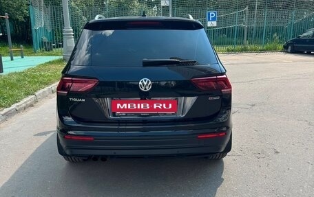 Volkswagen Tiguan II, 2018 год, 2 600 000 рублей, 6 фотография
