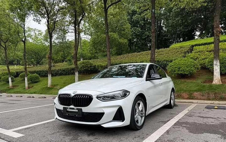 BMW 1 серия, 2022 год, 1 650 000 рублей, 1 фотография