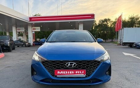 Hyundai Solaris II рестайлинг, 2021 год, 1 300 000 рублей, 2 фотография