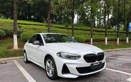 BMW 1 серия, 2022 год, 1 650 000 рублей, 2 фотография