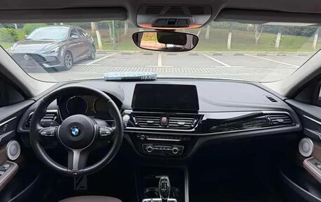 BMW 1 серия, 2022 год, 1 650 000 рублей, 6 фотография