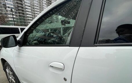 Renault Logan II, 2018 год, 450 000 рублей, 7 фотография