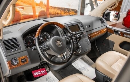 Volkswagen Multivan T5, 2011 год, 2 430 000 рублей, 7 фотография