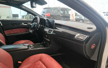 Mercedes-Benz CLS, 2015 год, 2 890 000 рублей, 15 фотография