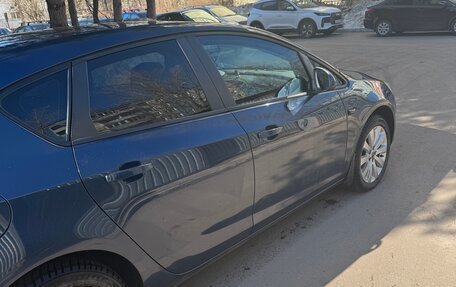 Opel Astra J, 2010 год, 590 000 рублей, 2 фотография