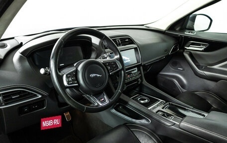 Jaguar F-Pace, 2016 год, 3 400 000 рублей, 12 фотография