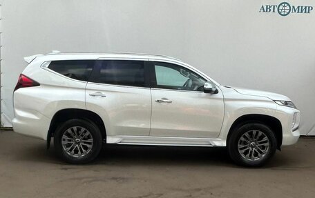 Mitsubishi Pajero Sport III рестайлинг, 2021 год, 3 750 000 рублей, 4 фотография
