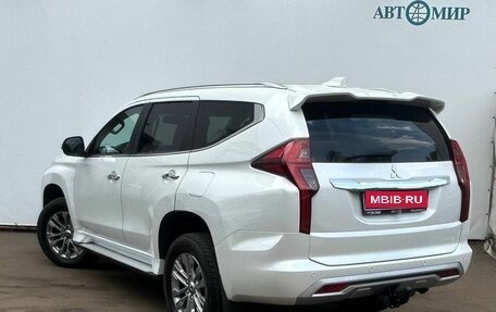 Mitsubishi Pajero Sport III рестайлинг, 2021 год, 3 750 000 рублей, 6 фотография