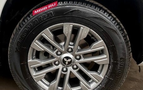 Mitsubishi Pajero Sport III рестайлинг, 2021 год, 3 750 000 рублей, 14 фотография