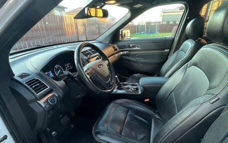 Ford Explorer VI, 2015 год, 2 600 000 рублей, 8 фотография