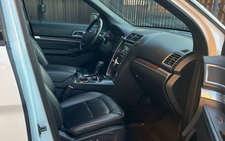 Ford Explorer VI, 2015 год, 2 600 000 рублей, 14 фотография