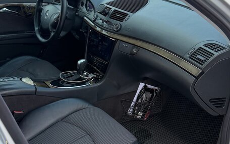 Mercedes-Benz E-Класс, 2002 год, 1 080 000 рублей, 24 фотография
