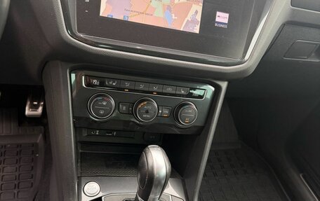 Volkswagen Tiguan II, 2017 год, 2 995 000 рублей, 3 фотография