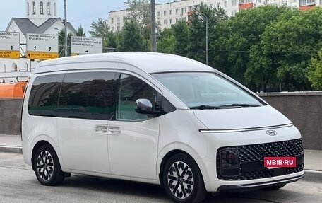 Hyundai Staria, 2023 год, 8 500 000 рублей, 3 фотография
