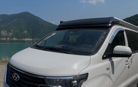 Hyundai Grand Starex Grand Starex I рестайлинг 2, 2021 год, 4 150 000 рублей, 3 фотография
