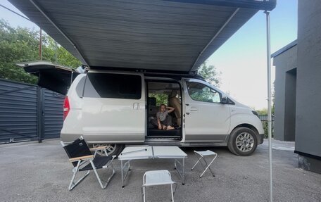 Hyundai Grand Starex Grand Starex I рестайлинг 2, 2021 год, 4 150 000 рублей, 7 фотография
