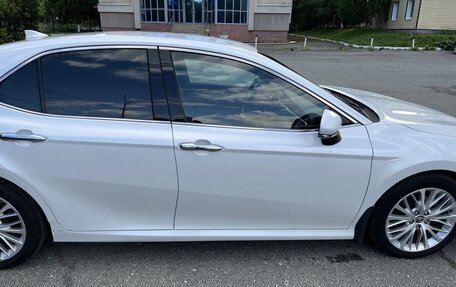 Toyota Camry, 2021 год, 2 550 000 рублей, 10 фотография