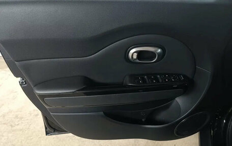 KIA Soul II рестайлинг, 2016 год, 1 299 000 рублей, 18 фотография
