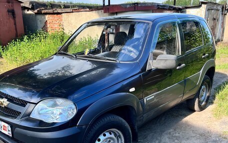 Chevrolet Niva I рестайлинг, 2011 год, 420 000 рублей, 2 фотография