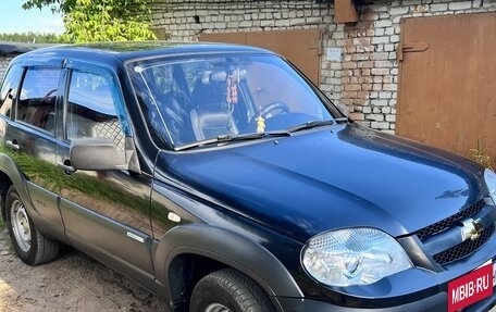 Chevrolet Niva I рестайлинг, 2011 год, 420 000 рублей, 3 фотография