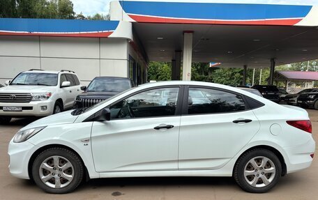 Hyundai Solaris II рестайлинг, 2012 год, 800 000 рублей, 3 фотография