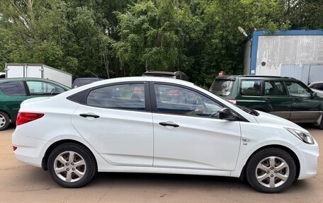 Hyundai Solaris II рестайлинг, 2012 год, 800 000 рублей, 5 фотография