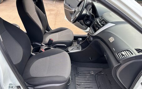 Hyundai Solaris II рестайлинг, 2012 год, 800 000 рублей, 10 фотография