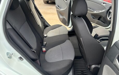 Hyundai Solaris II рестайлинг, 2012 год, 800 000 рублей, 9 фотография