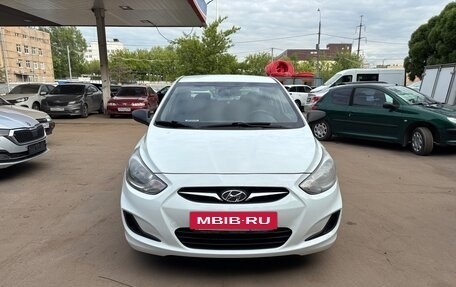 Hyundai Solaris II рестайлинг, 2012 год, 800 000 рублей, 2 фотография