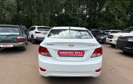 Hyundai Solaris II рестайлинг, 2012 год, 800 000 рублей, 4 фотография