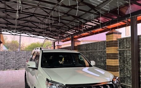 Toyota Land Cruiser Prado 150 рестайлинг 2, 2016 год, 5 350 000 рублей, 1 фотография
