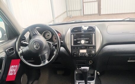 Toyota RAV4, 2004 год, 630 000 рублей, 3 фотография